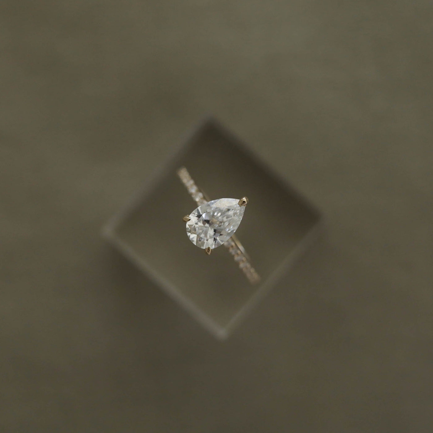 0.85-1.93 CT Pear Cut Solitaire Moissanite Engagement Ring