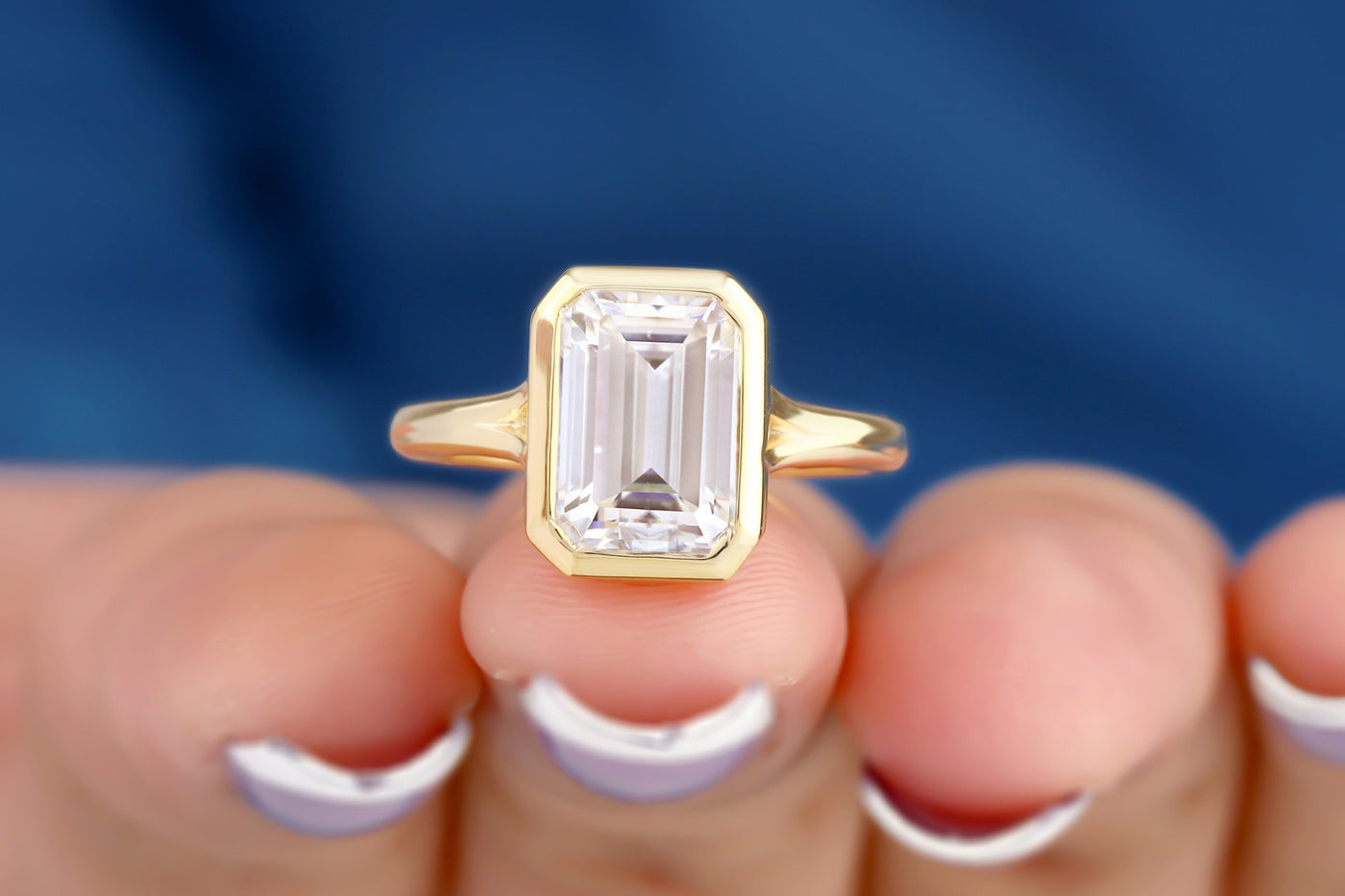Bezel Set 2.50 CT Emerald Moissanite Engagement Ring Moissanite Solitaire Ring 14K Yellow Gold Wedding Ring Split Shank Ring Promise Ring